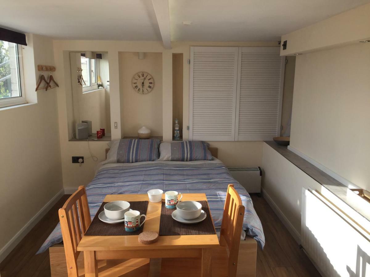 Self-Contained Small Apt. Weymouth Bagian luar foto